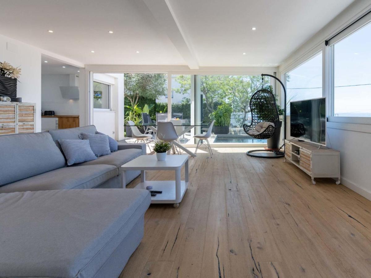 Pitagoras By Interhome * Roses